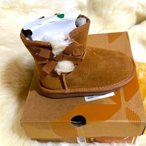 Ugg kids kookaburra Victoria mini size 7 nwt